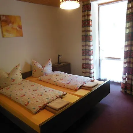 Gasthaus Lamm 게스트하우스 *